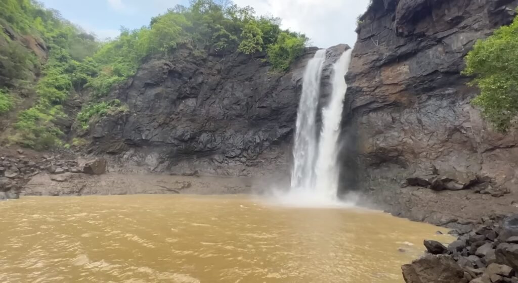 Dabhosa Waterfall